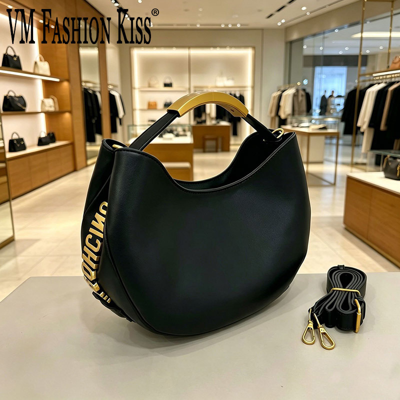 Luxury Tote Bags With Zipper - حقيبة نسائية نصف دائرية ذهبية اللون