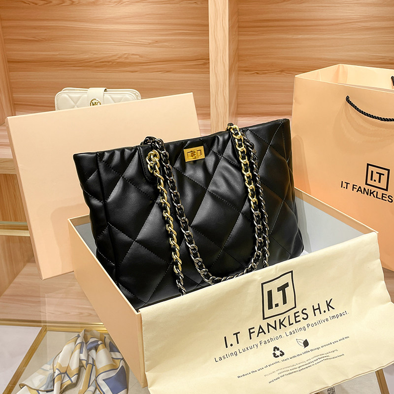 Luxury Bags Hong Kong - حقيبة يد نسائية أنيقة وعصرية من