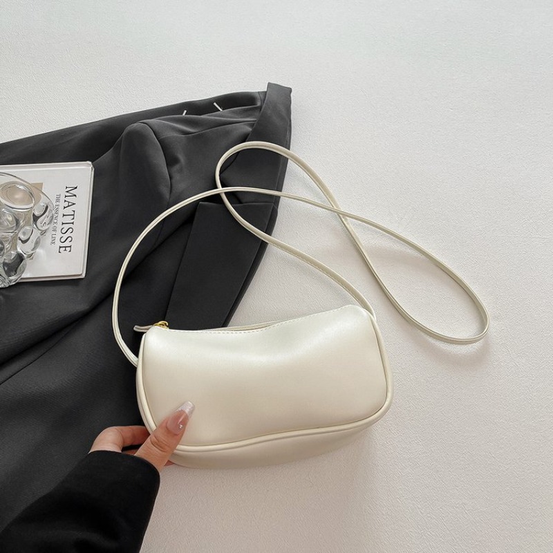 حقيبة حفاضات أنيقة بلون موحد،  - مراجعة Luxury Bags Paris وسعره