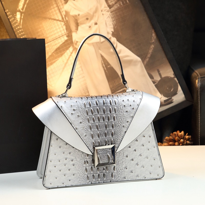حقيبة حفاضات جلدية فاخرة للنسا - مراجعة Luxury Bags Paris وسعره