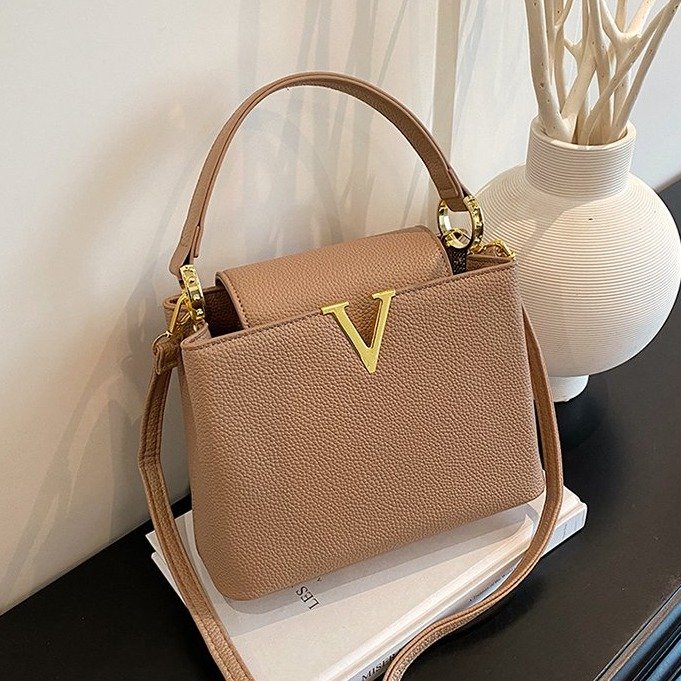 حقائب حفاضات جلدية فريدة من نو - مراجعة Luxury Bags Paris وسعره