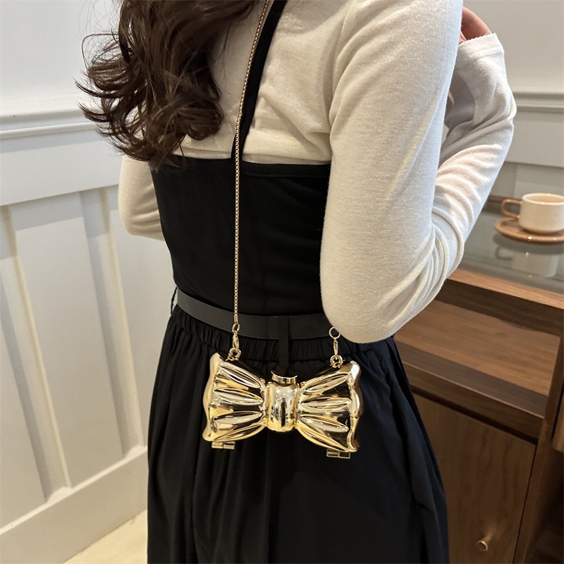 حقيبة يد صغيرة معدنية عصرية فا - مراجعة Luxury Bags Brands وسعره